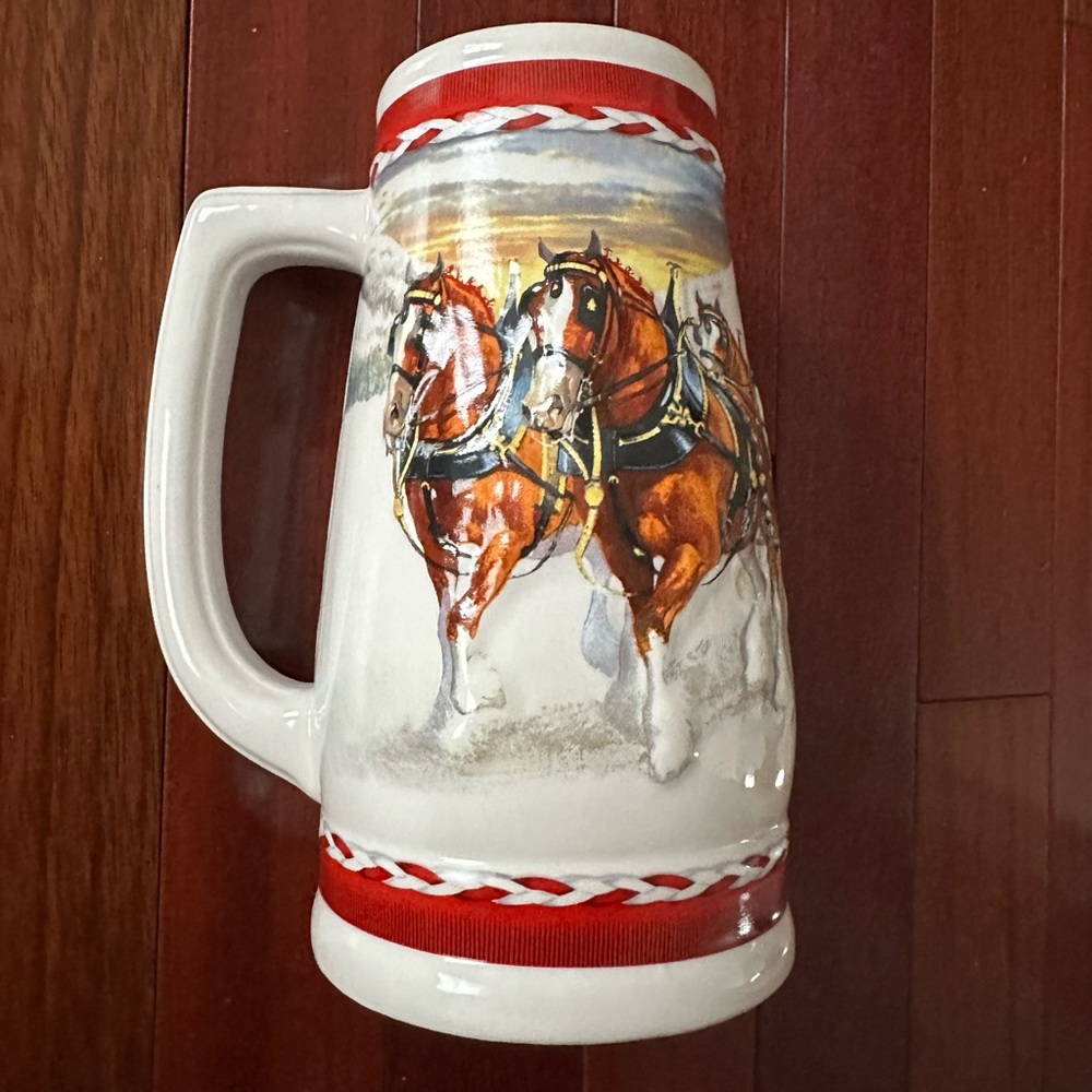 NWT Anheuser-Busch Budweiser Collectible Ceramic Holiday 2010 Stein Unused